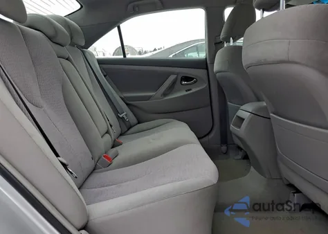 2011 Toyota Camry Base z USA, uszkodzony, nr VIN 4T1BF3EK6BU721773